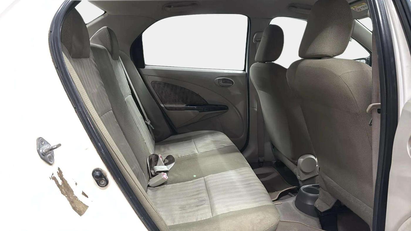 2015 Toyota Etios VX-D, Diesel, Manual, 64,228 km, Right Side Rear Door Cabin
