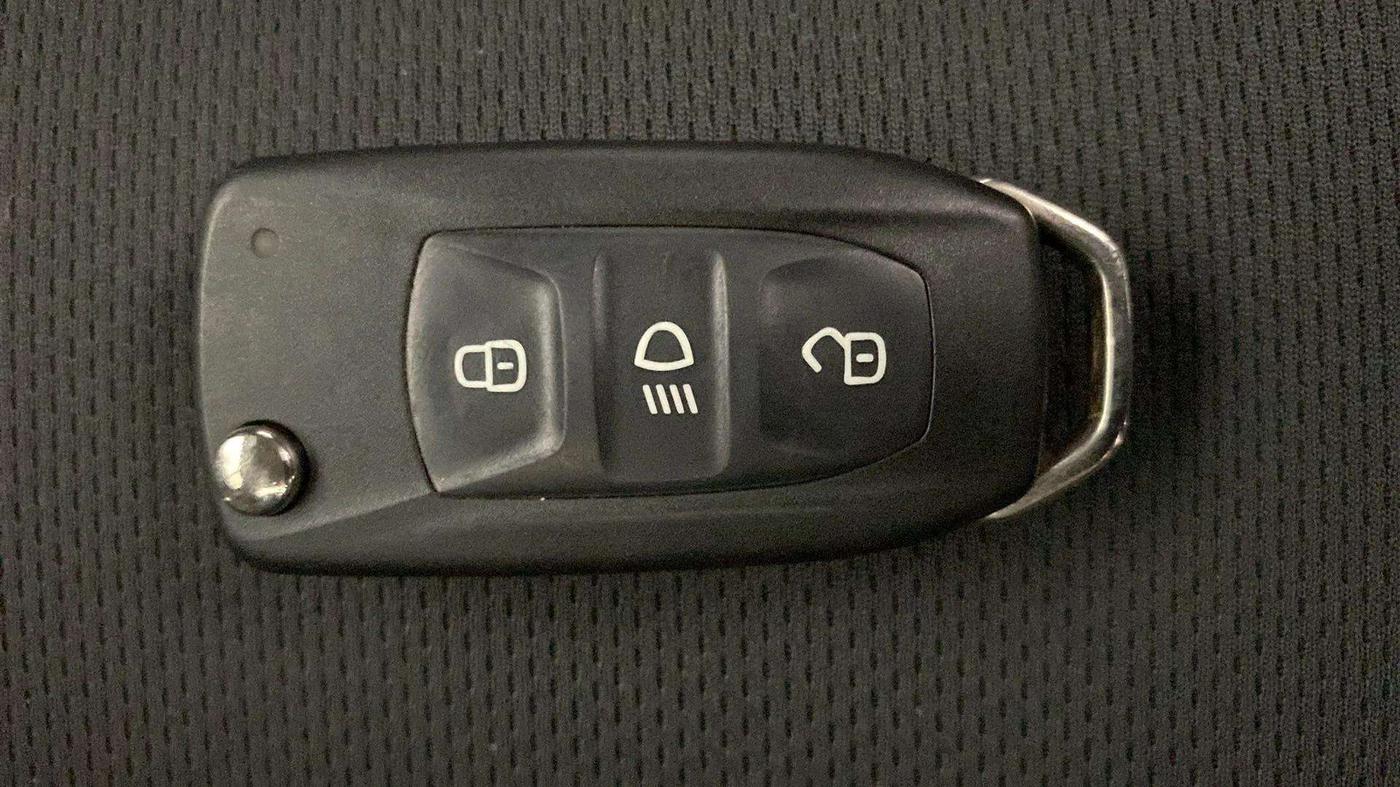 2019 Tata TIGOR XZ PETROL, Petrol, Manual, 15,087 km, Key Close Up