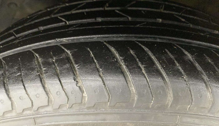 2017 Maruti Baleno ZETA CVT PETROL 1.2, Petrol, Automatic, 66,153 km, Left Front Tyre Tread