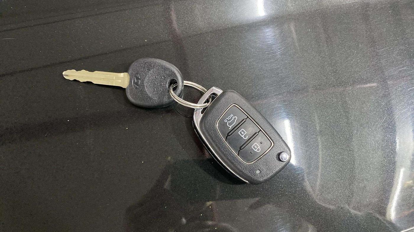 2021 Hyundai VENUE SX 1.0 TURBO IMT, Petrol, Manual, 17,887 km, Key Close Up