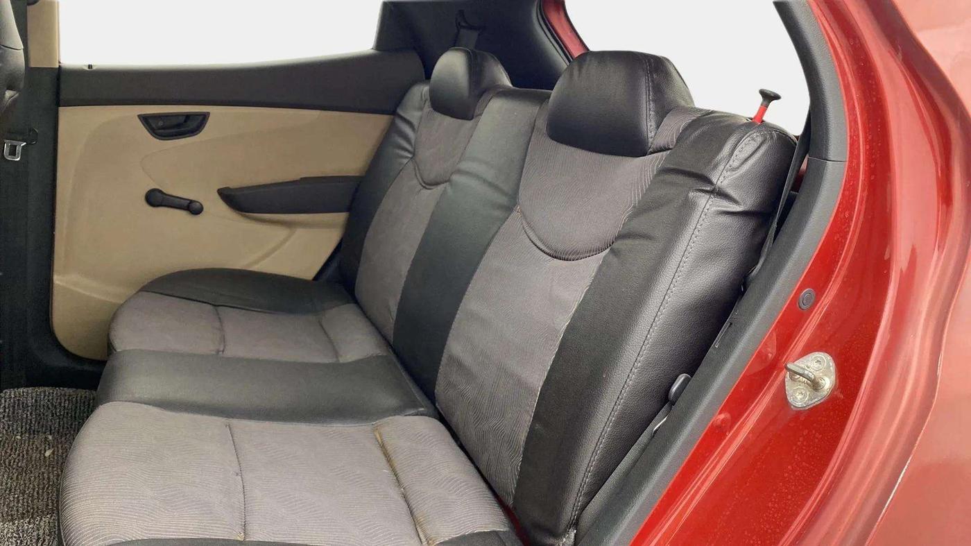 2013 Hyundai Eon ERA +, Petrol, Manual, 76,732 km, Right Side Rear Door Cabin