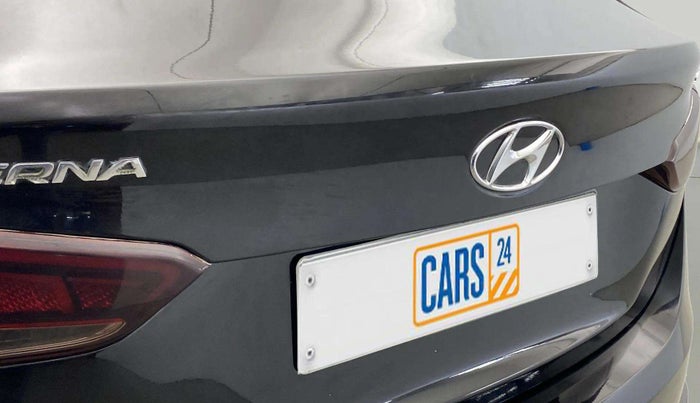 2020 Hyundai Verna SX 1.5 VTVT, Petrol, Manual, 16,313 km, Dicky (Boot door) - Minor scratches