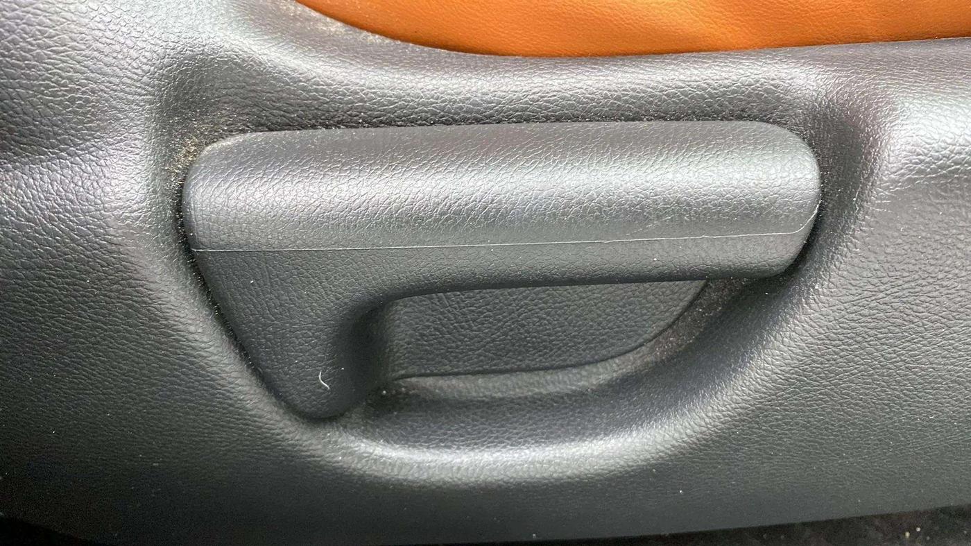 2018 Honda City 1.5L I-VTEC V MT, Petrol, Manual, 19,119 km, Driver Side Adjustment Panel