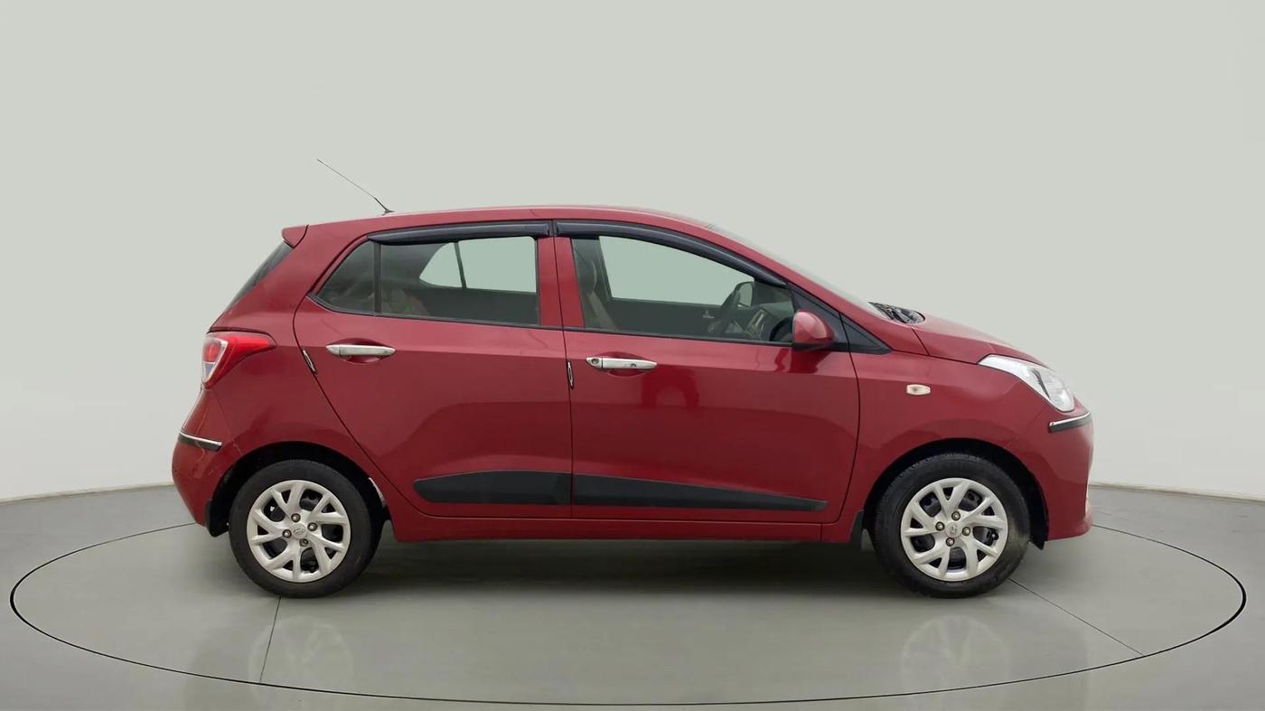 2018 Hyundai Grand i10 SPORTZ 1.2 KAPPA VTVT, Petrol, Manual, 33,525 km, Right Side View
