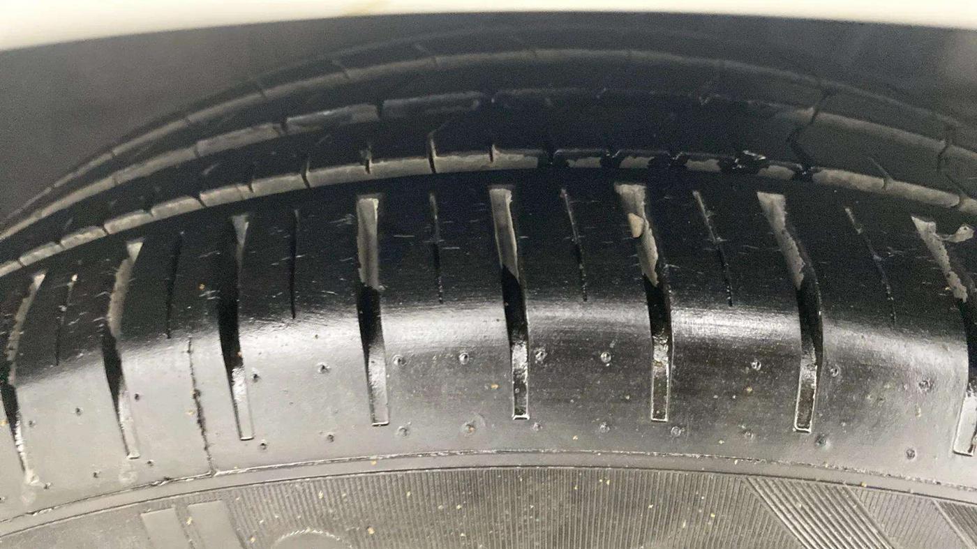 2020 Maruti Baleno ZETA CVT PETROL 1.2, Petrol, Automatic, 4,822 km, Right Front Tyre Tread