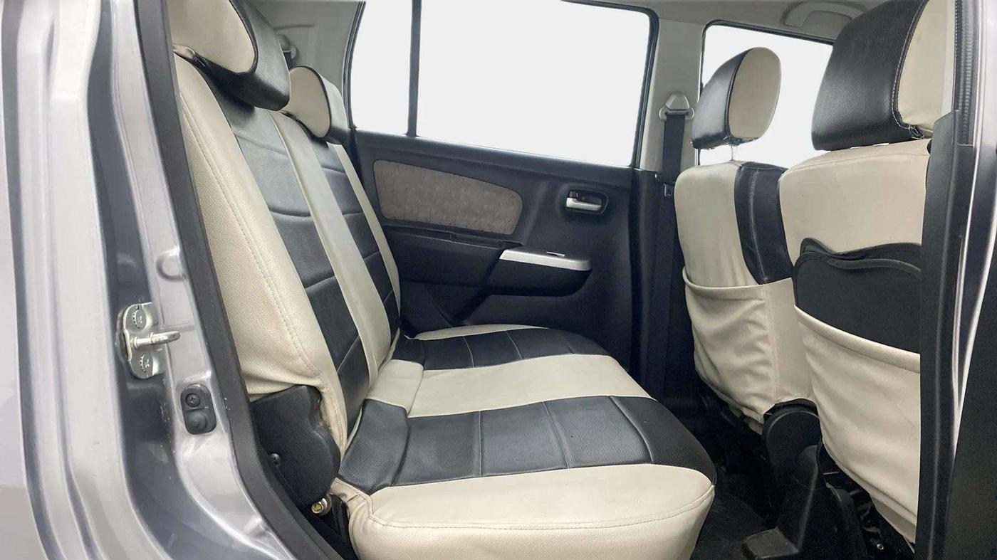 2016 Maruti Wagon R 1.0 VXI (O) AMT, Petrol, Automatic, 17,767 km, Right Side Rear Door Cabin