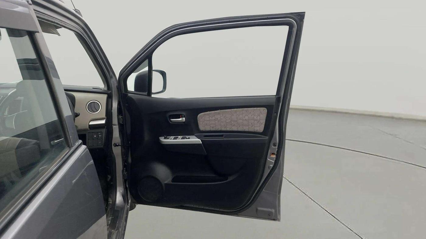 2016 Maruti Wagon R 1.0 VXI (O) AMT, Petrol, Automatic, 17,767 km, RHS Front Door