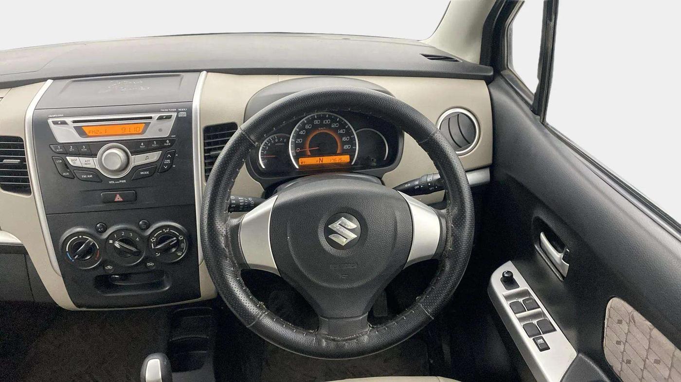 2016 Maruti Wagon R 1.0 VXI (O) AMT, Petrol, Automatic, 17,767 km, Steering Wheel Close Up