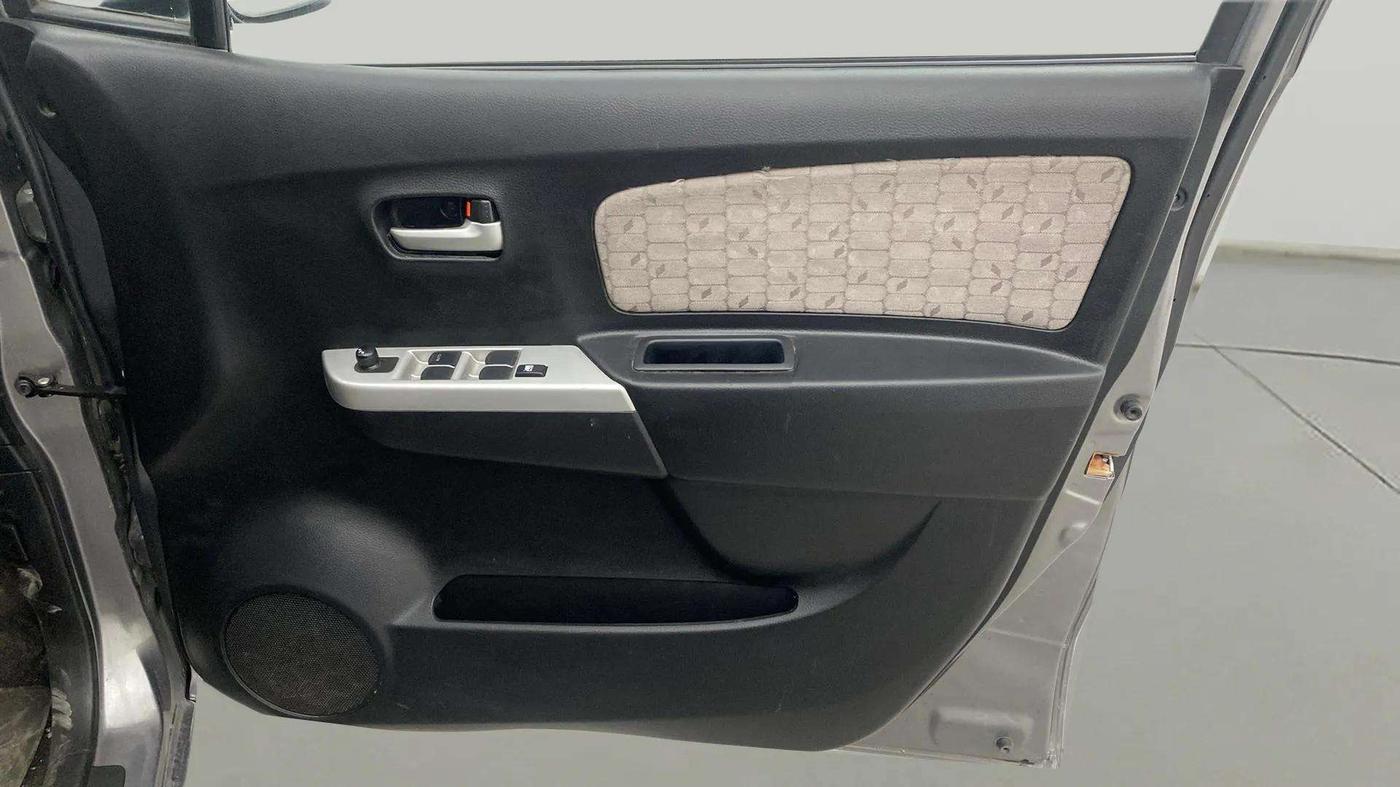 2016 Maruti Wagon R 1.0 VXI (O) AMT, Petrol, Automatic, 17,767 km, Driver Side Door Panels Control