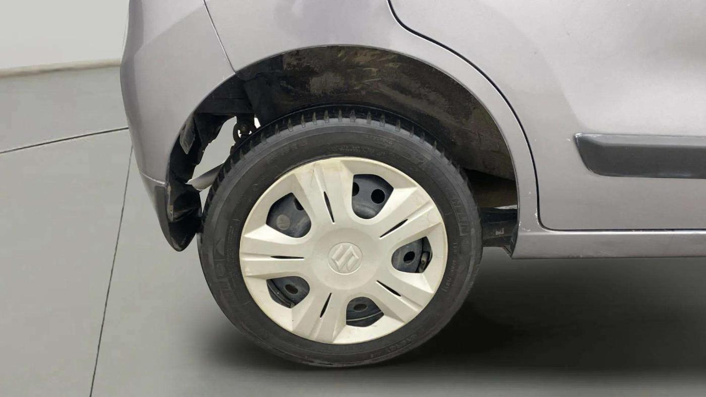 2016 Maruti Wagon R 1.0 VXI (O) AMT, Petrol, Automatic, 17,767 km, Right Rear Wheel