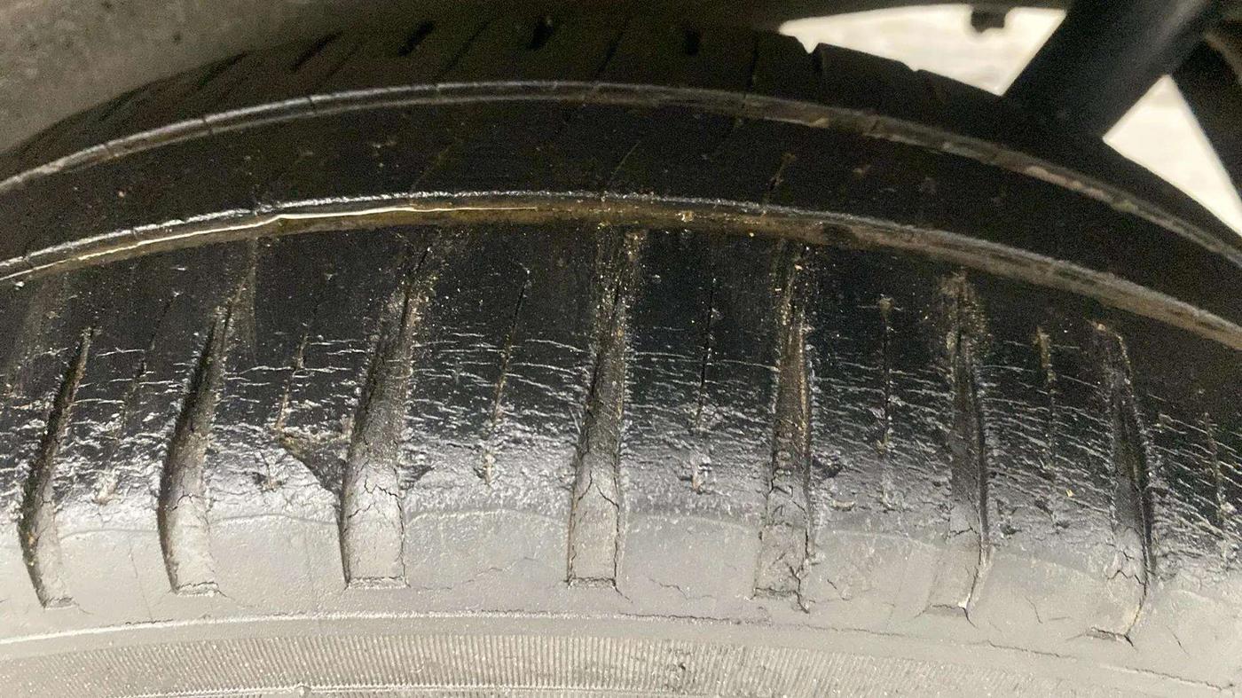 2016 Maruti Wagon R 1.0 VXI (O) AMT, Petrol, Automatic, 17,767 km, Left Rear Tyre Tread