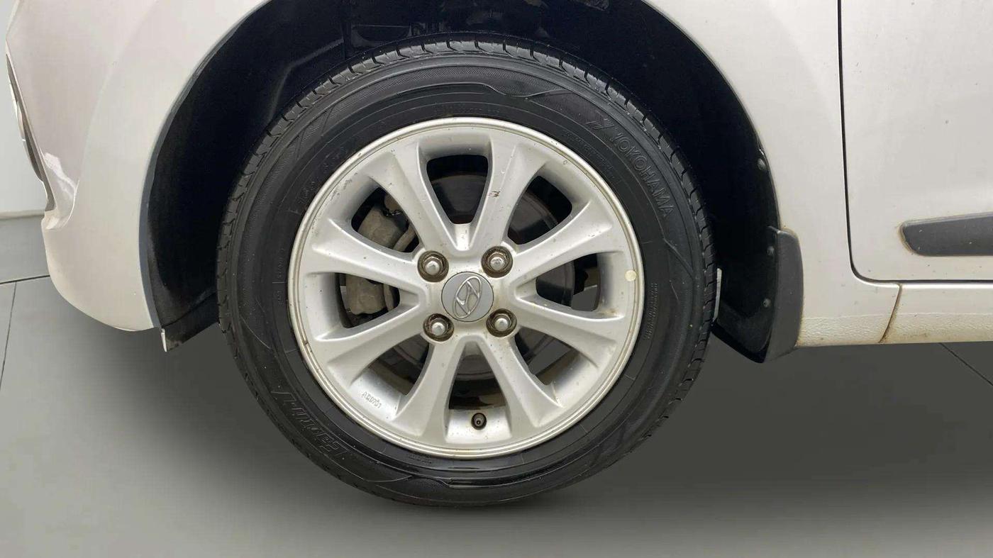 2016 Hyundai Grand i10 ASTA AT 1.2 KAPPA VTVT, Petrol, Automatic, 56,791 km, Left Front Wheel