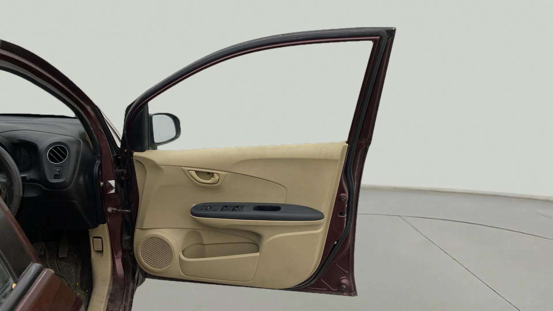 RHS-Front-Door-Open-32