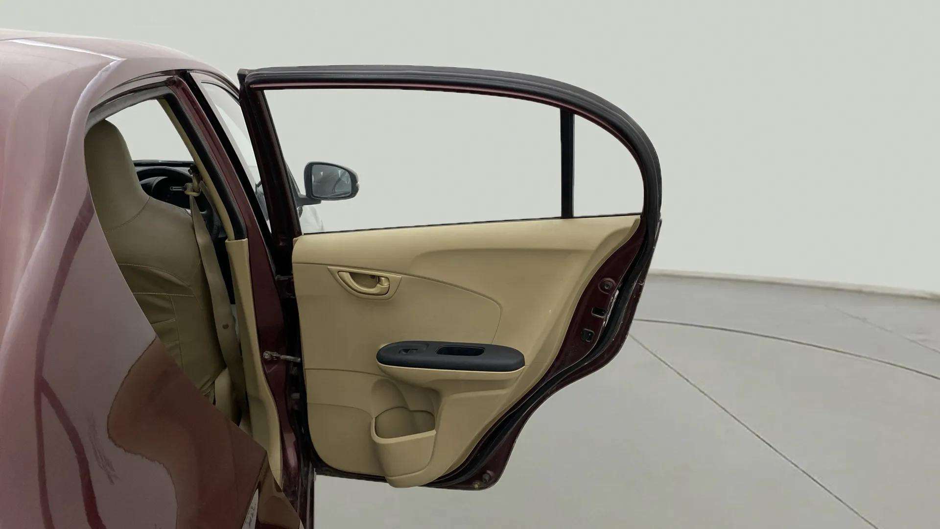 RHS-Rear-Door-Open-33
