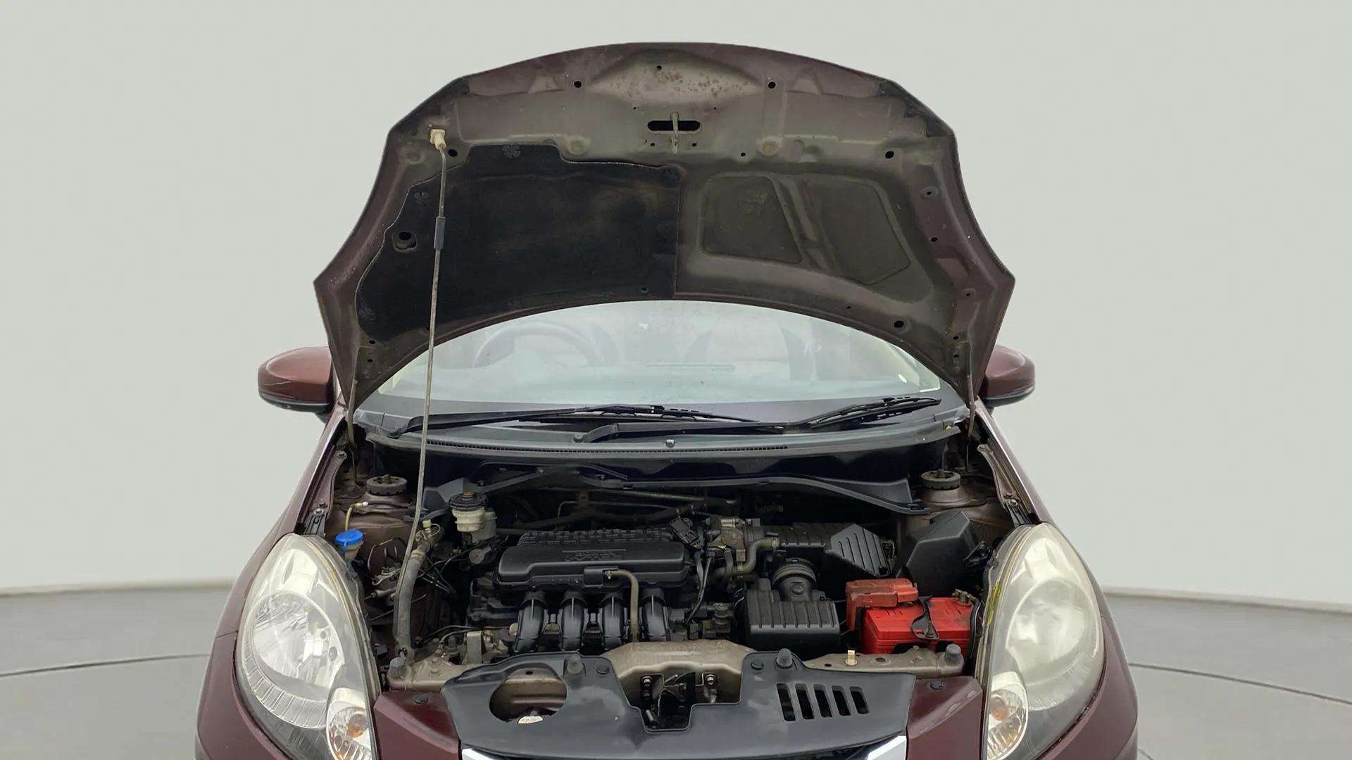 Engine-Full-View-With-Bonnet-Open-13