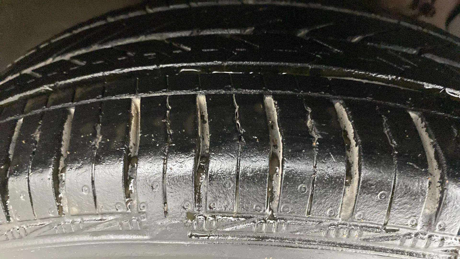 RHS-Front-Tyre-Tread-18