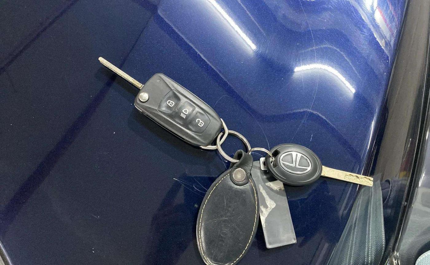 2022 Tata Tiago XT CNG, CNG, Manual, 40,779 km, Key Close Up