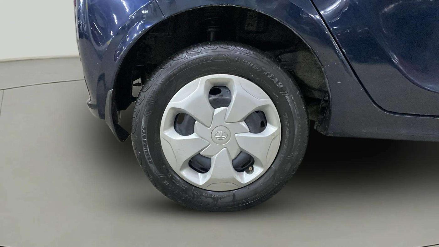 2022 Tata Tiago XT CNG, CNG, Manual, 40,779 km, Right Rear Wheel