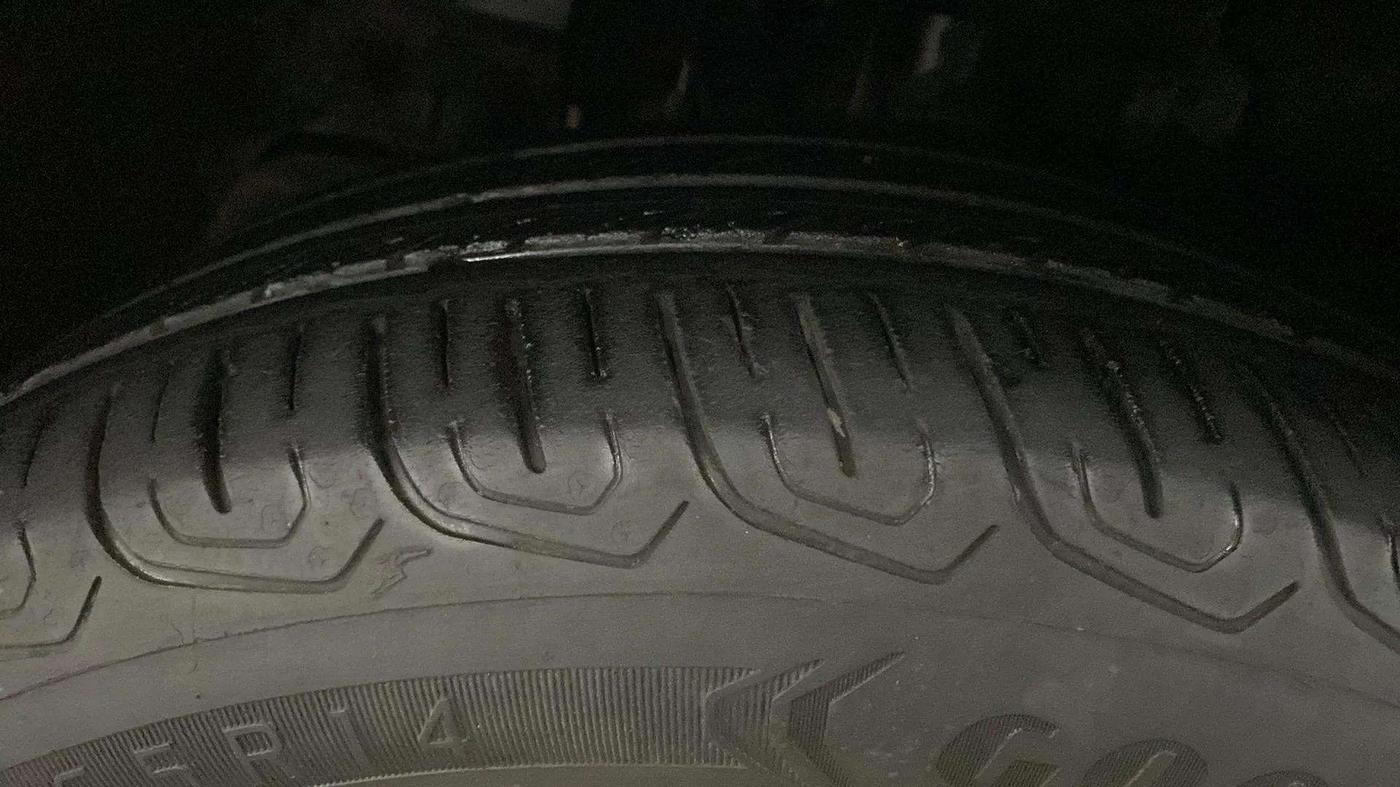 2022 Tata Tiago XT CNG, CNG, Manual, 40,779 km, Left Front Tyre Tread