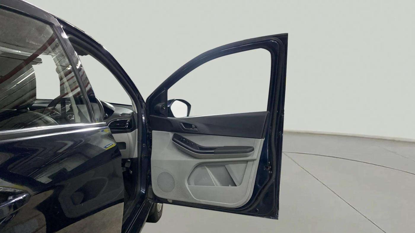 2022 Tata Tiago XT CNG, CNG, Manual, 40,779 km, RHS Front Door
