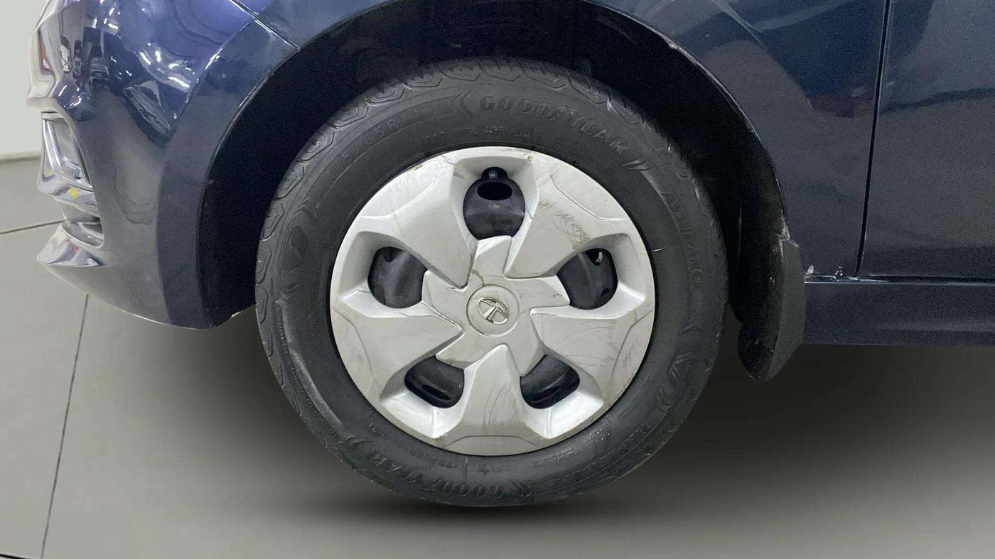 2022 Tata Tiago XT CNG, CNG, Manual, 40,779 km, Left Front Wheel