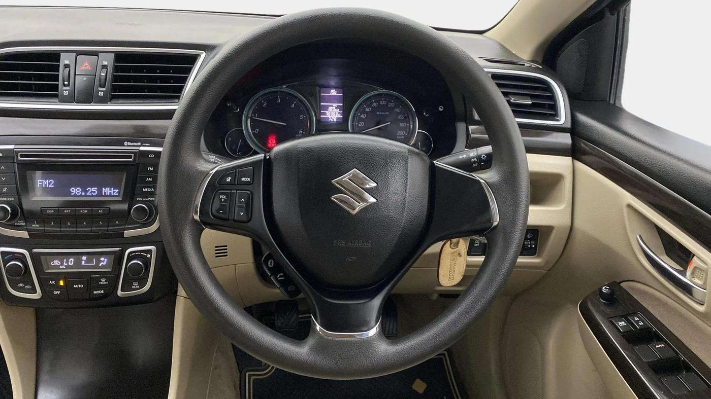 2016 Maruti Ciaz VDI+ SHVS, Diesel, Manual, 78,356 km, Steering Wheel Close Up