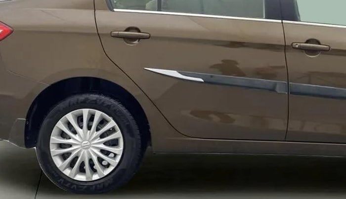 2016 Maruti Ciaz VDI+ SHVS, Diesel, Manual, 78,297 km, Right rear door - Minor scratches