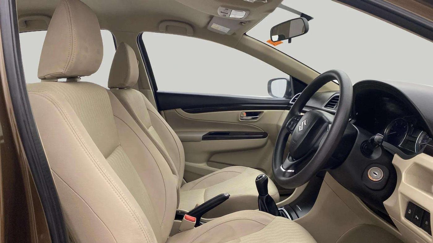 2016 Maruti Ciaz VDI+ SHVS, Diesel, Manual, 78,356 km, Right Side Front Door Cabin