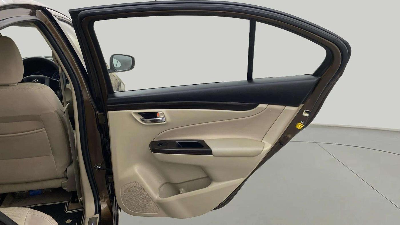 2016 Maruti Ciaz VDI+ SHVS, Diesel, Manual, 78,356 km, RHS Rear Door