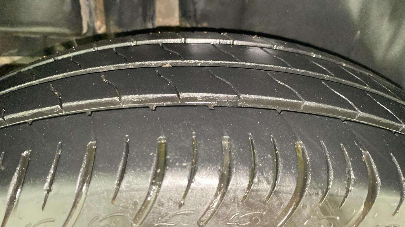 2016 Maruti Ciaz VDI+ SHVS, Diesel, Manual, 78,356 km, Right Rear Tyre Tread