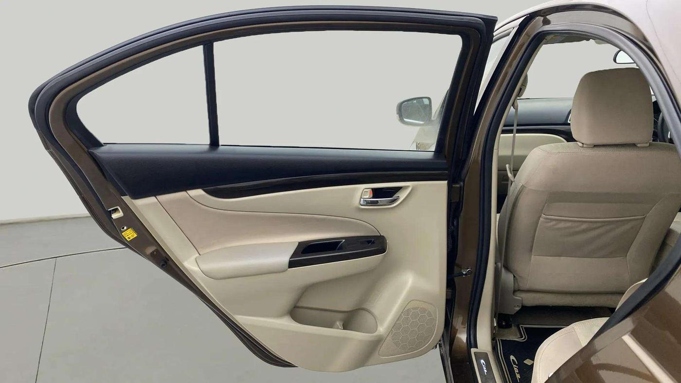 2016 Maruti Ciaz VDI+ SHVS, Diesel, Manual, 78,356 km, LHS Rear Door