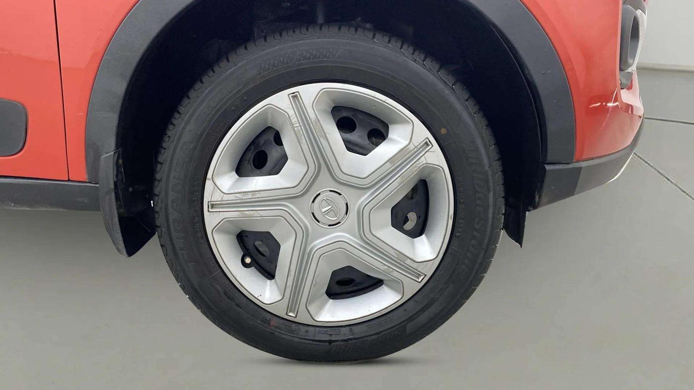 2023 Tata NEXON XM PETROL, Petrol, Manual, 70,390 km, Right Front Wheel