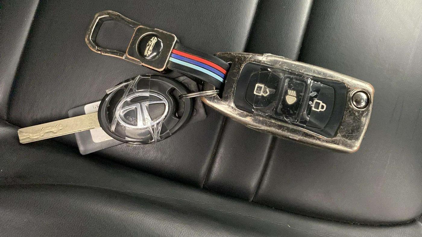 2023 Tata NEXON XM PETROL, Petrol, Manual, 70,390 km, Key Close Up