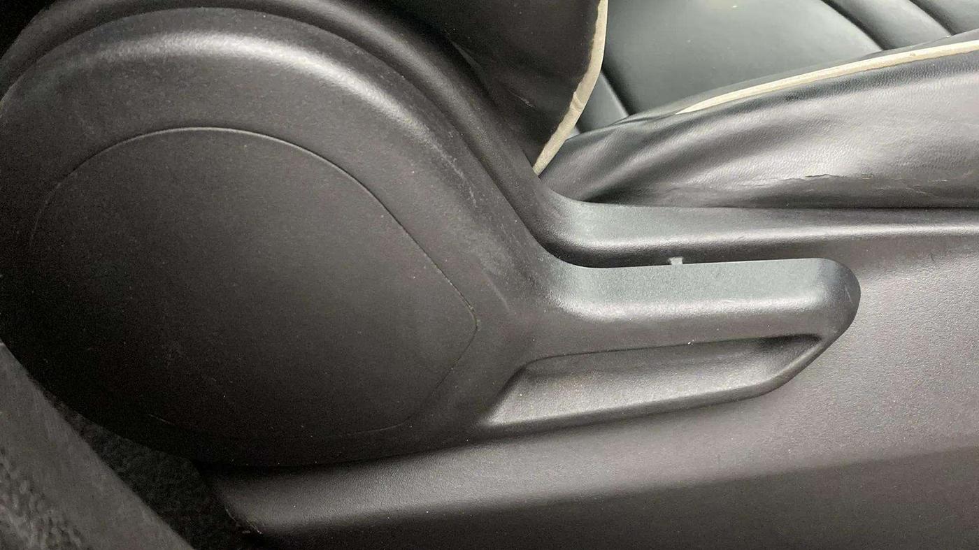 2023 Tata NEXON XM PETROL, Petrol, Manual, 70,390 km, Driver Side Adjustment Panel