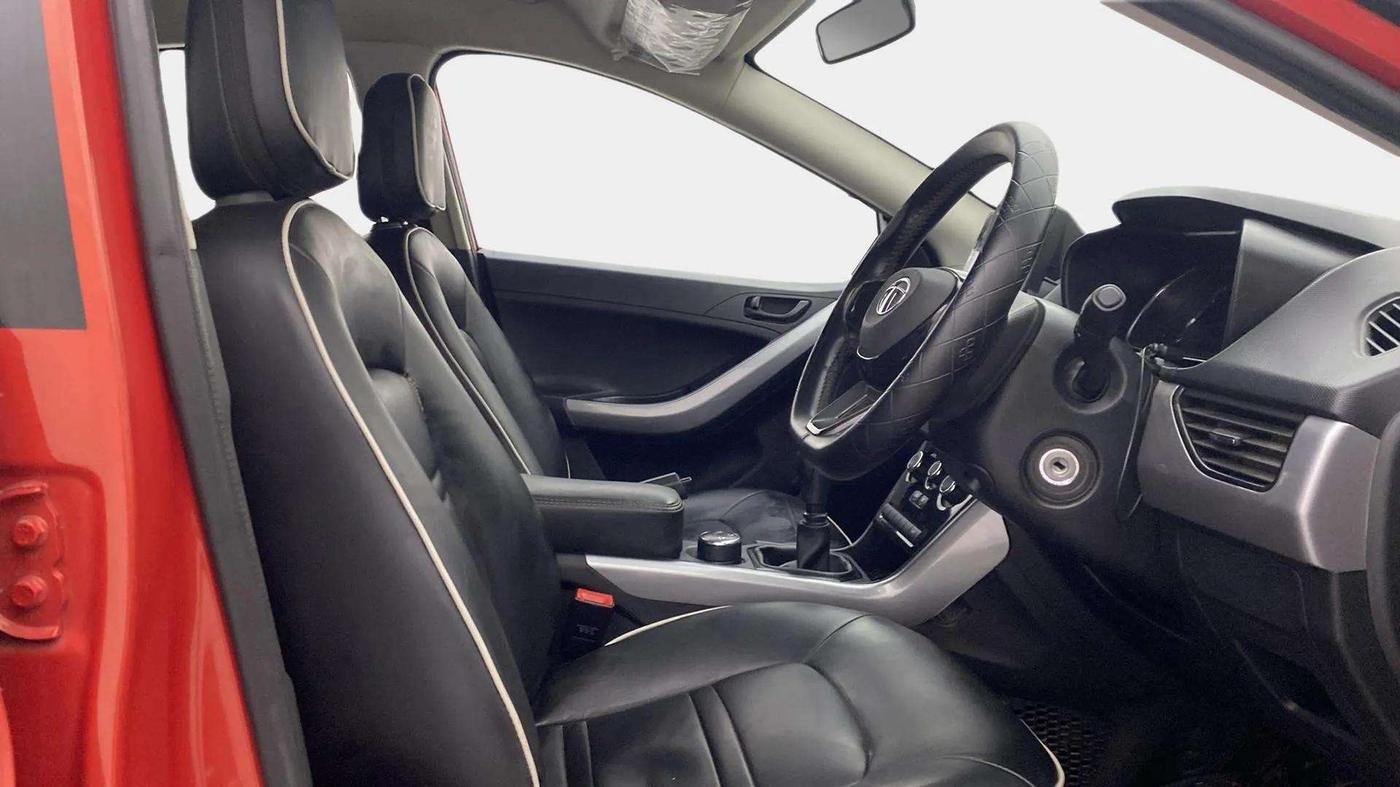 2023 Tata NEXON XM PETROL, Petrol, Manual, 70,390 km, Right Side Front Door Cabin