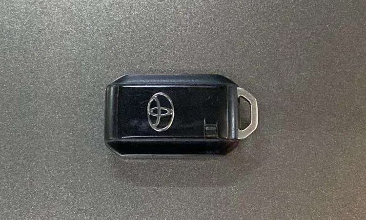 2019 Toyota Glanza V CVT, Petrol, Automatic, 35,492 km, Key Close Up
