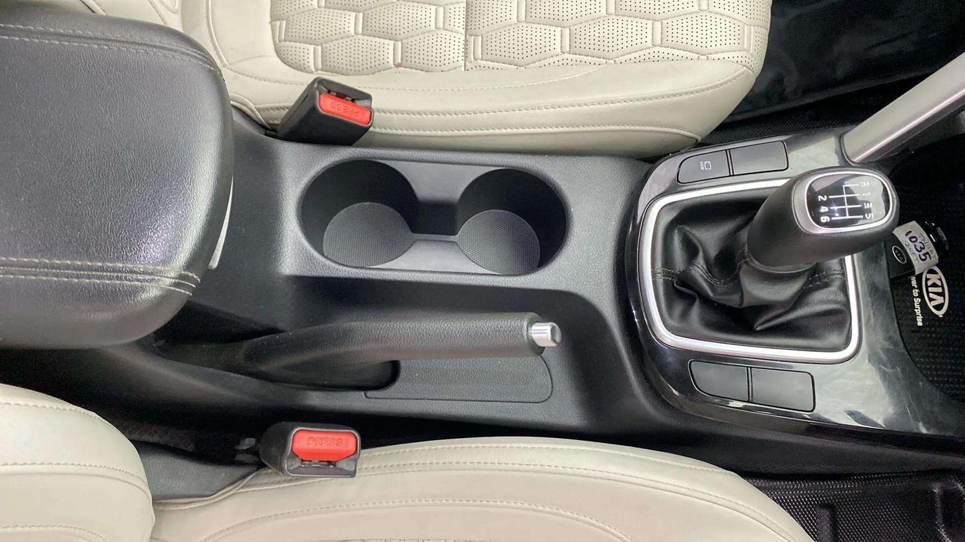 2020 KIA SELTOS HTX 1.5 PETROL, Petrol, Manual, 36,930 km, Gear Lever