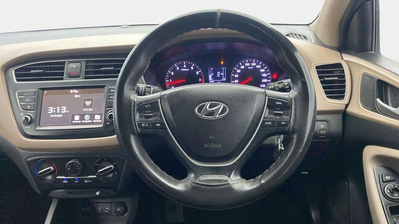 2020 Hyundai Elite i20 SPORTZ PLUS 1.2, Petrol, Manual, 48,815 km, Steering Wheel Close Up