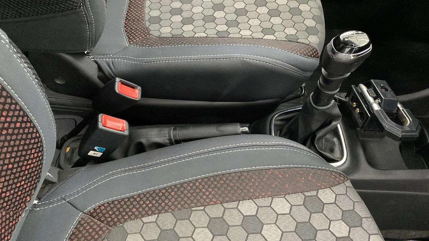 2019 Renault Kwid RXT 0.8 (O), Petrol, Manual, 15,678 km, Gear Lever