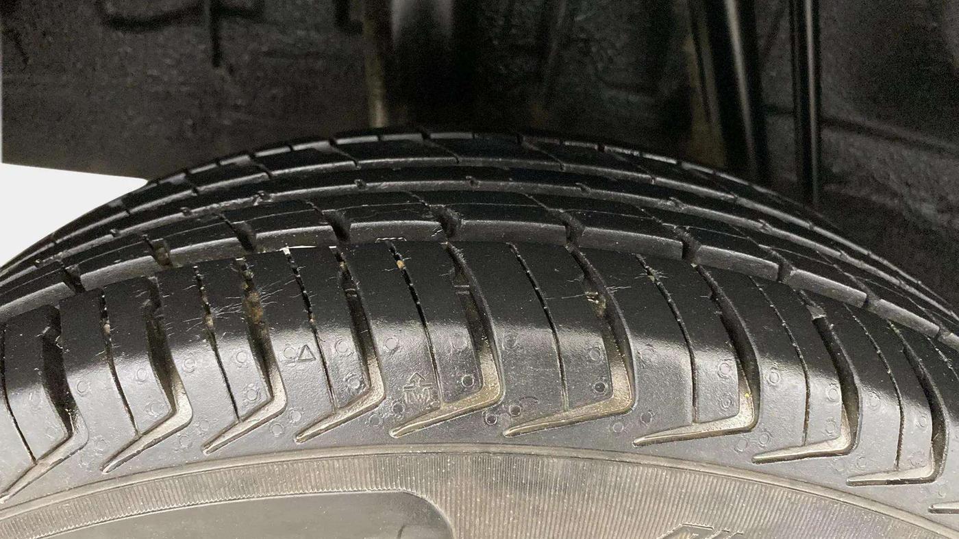 2019 Renault Kwid RXT 0.8 (O), Petrol, Manual, 15,678 km, Right Rear Tyre Tread