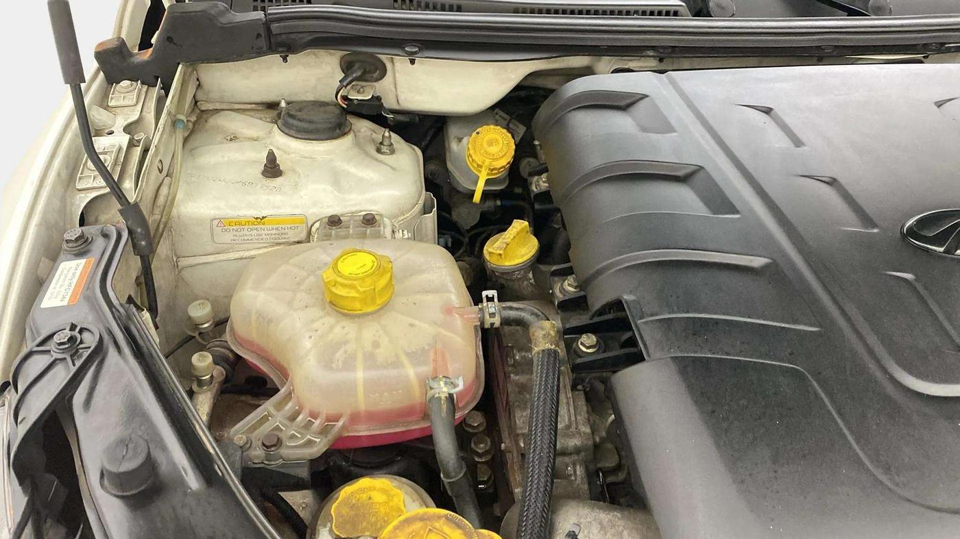 2019 Mahindra XUV500 W7 AT, Diesel, Automatic, 34,560 km, Engine View - Right