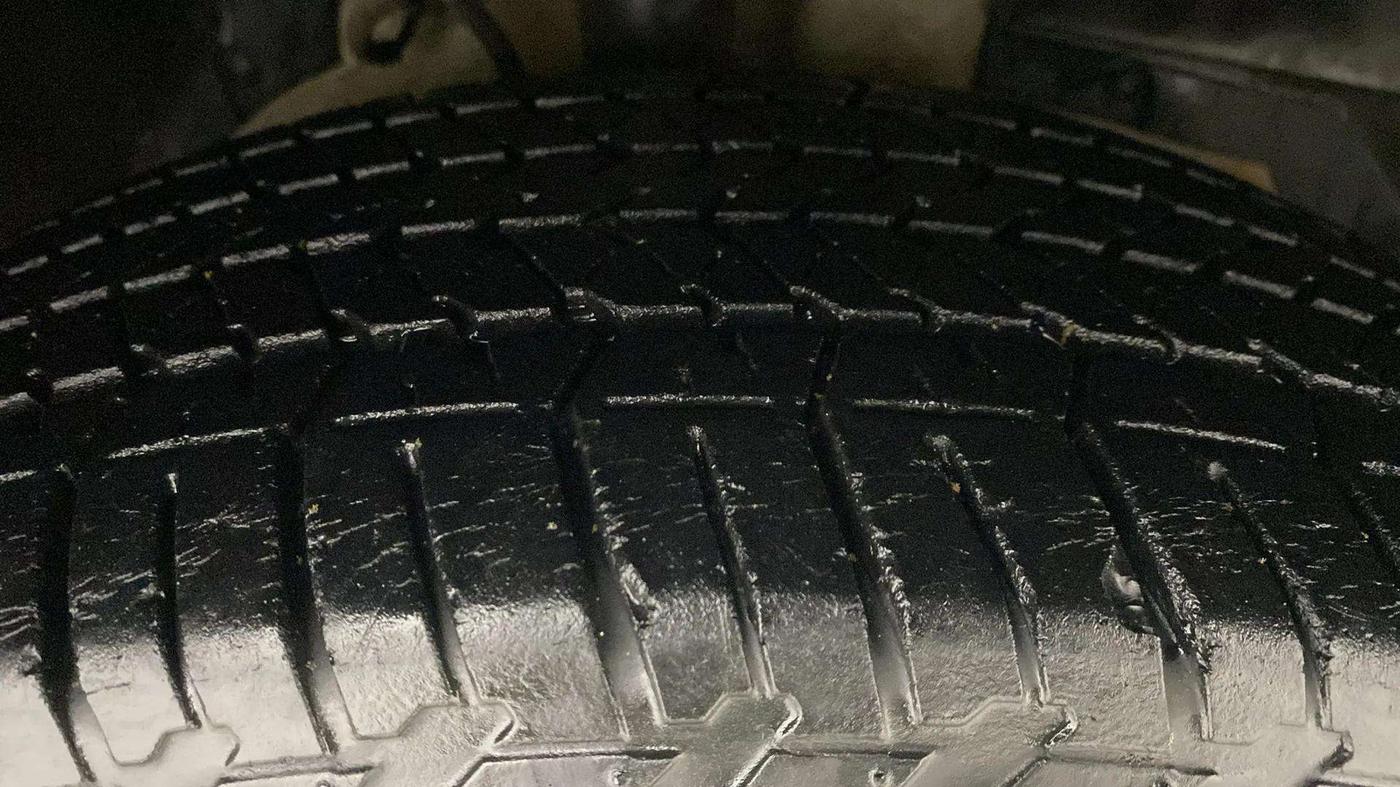 2019 Mahindra XUV500 W7 AT, Diesel, Automatic, 34,560 km, Right Front Tyre Tread
