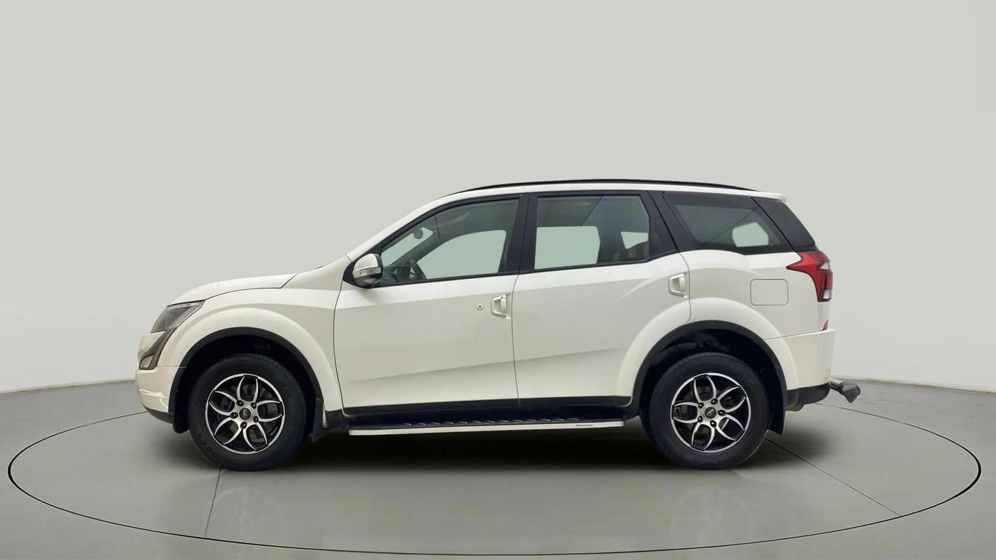 2019 Mahindra XUV500 W7 AT, Diesel, Automatic, 34,560 km, Left Side