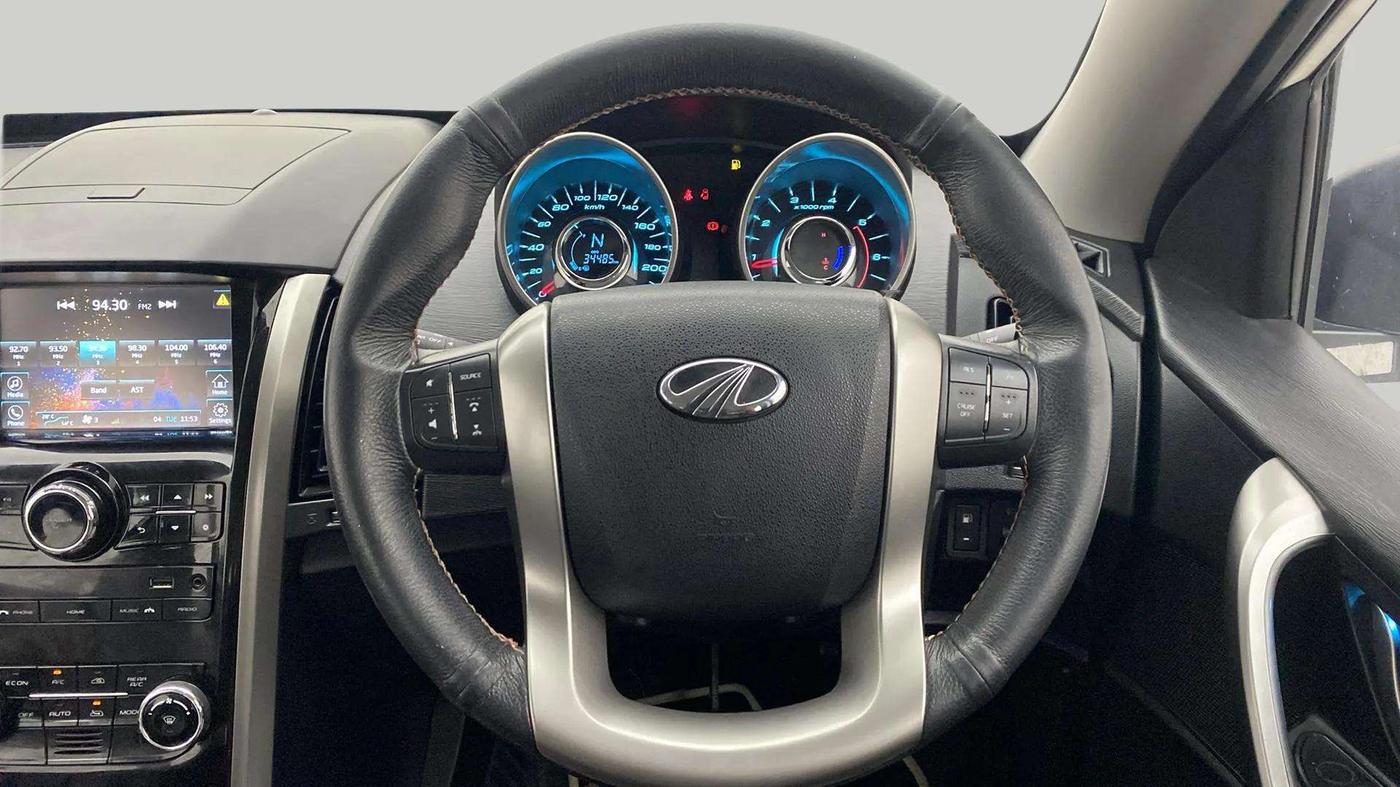 2019 Mahindra XUV500 W7 AT, Diesel, Automatic, 34,560 km, Steering Wheel Close Up