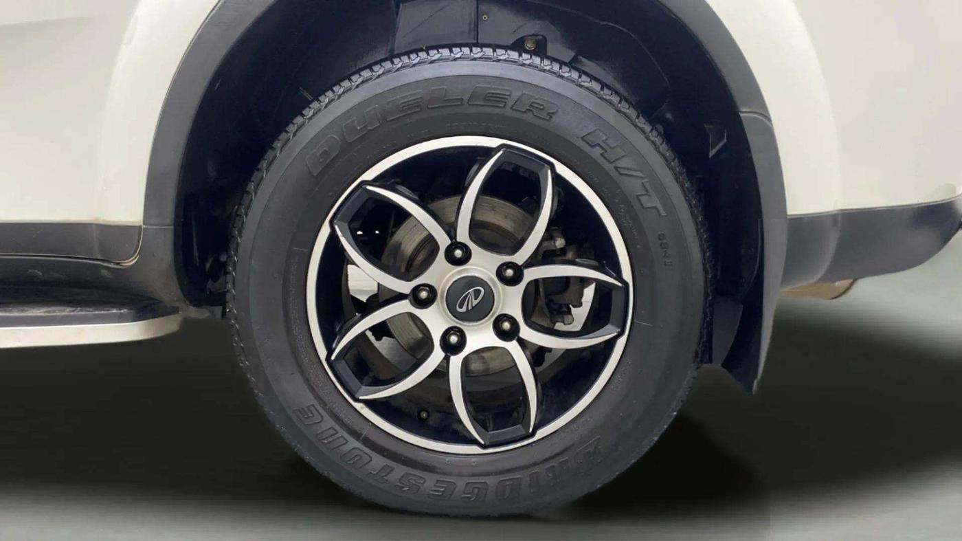 2019 Mahindra XUV500 W7 AT, Diesel, Automatic, 34,560 km, Left Rear Wheel