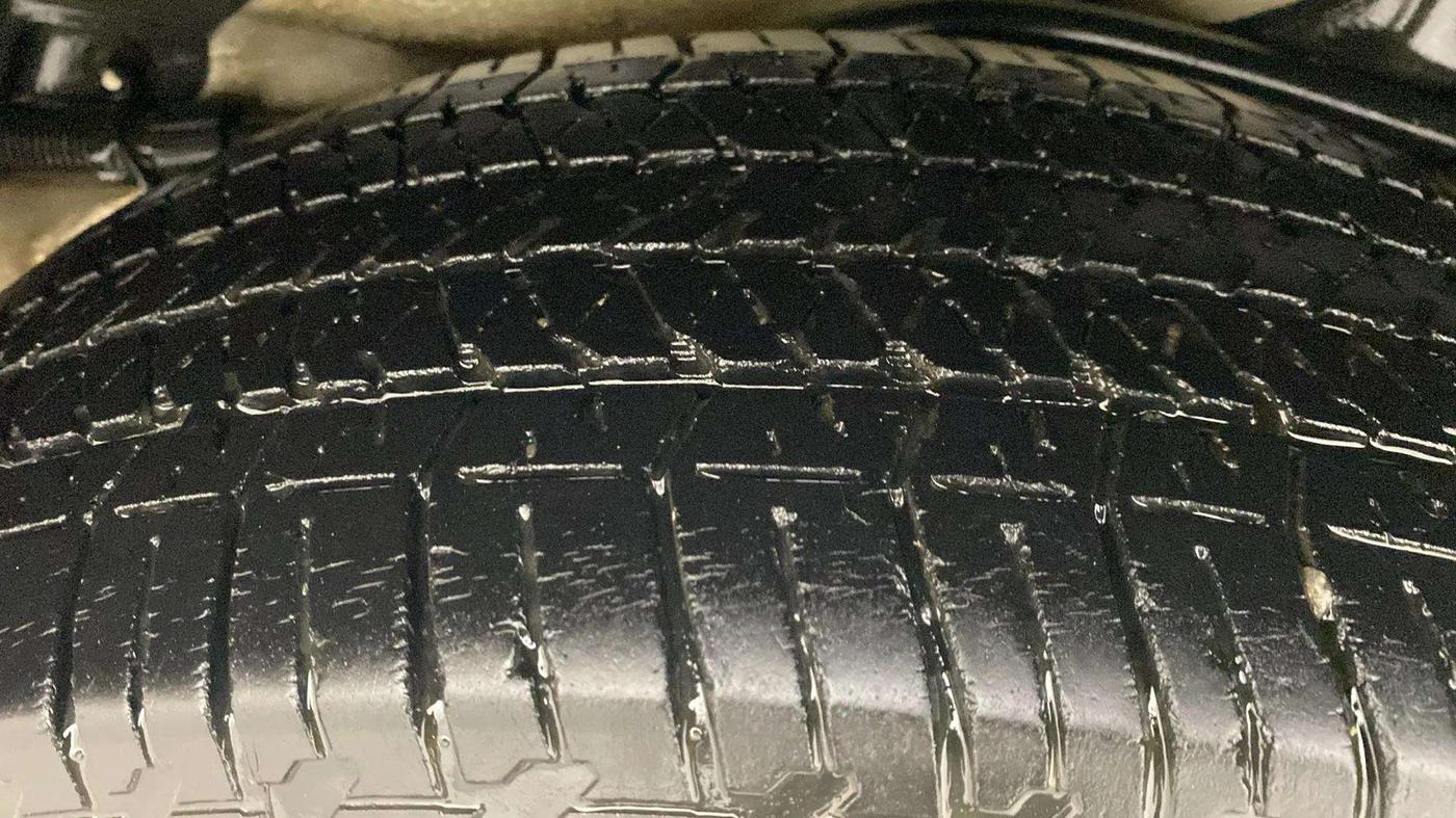 2019 Mahindra XUV500 W7 AT, Diesel, Automatic, 34,560 km, Left Rear Tyre Tread