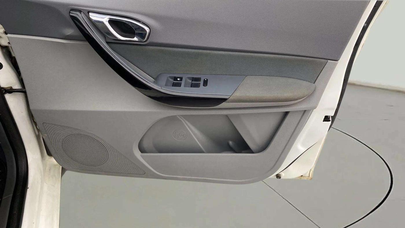 2020 Tata TIGOR XZ PLUS PETROL, Petrol, Manual, 38,921 km, Driver Side Door Panels Control