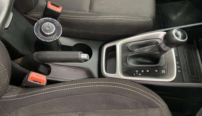 2019 Hyundai VENUE SX PLUS 1.0 TURBO DCT, Petrol, Automatic, 32,442 km, Gear Lever