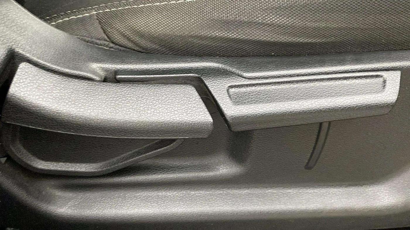 2019 Hyundai VENUE SX PLUS 1.0 TURBO DCT, Petrol, Automatic, 32,442 km, Driver Side Adjustment Panel
