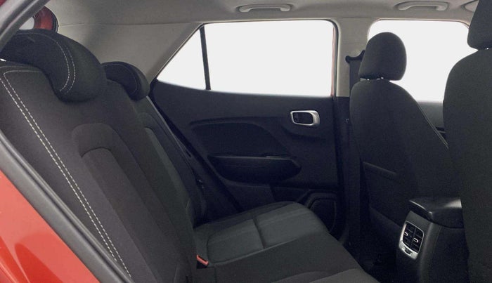 2019 Hyundai VENUE SX PLUS 1.0 TURBO DCT, Petrol, Automatic, 32,442 km, Right Side Rear Door Cabin
